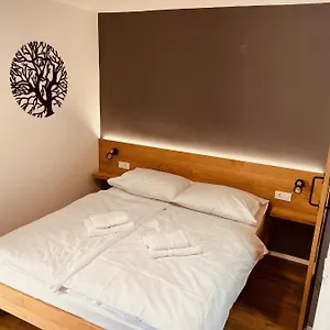 Pjagodic Cerklje - 5min To Airport Aparthotel